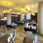 Отель Doubletree By Hilton