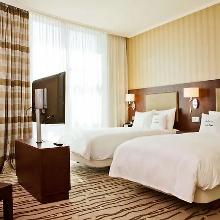 מלון Doubletree By Hilton