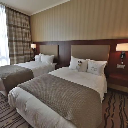 Doubletree By Hilton Hotell 4*