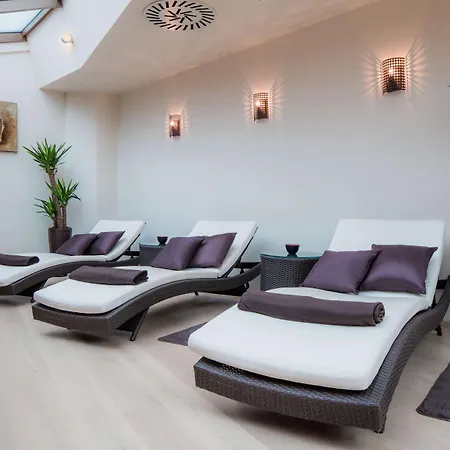 Doubletree By Hilton Отель Братислава