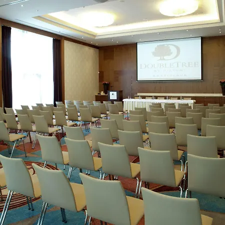 Doubletree By Hilton Отель Братислава