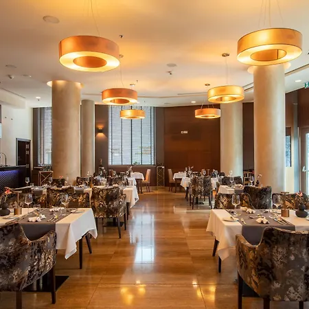 Hotel Doubletree By Hilton Bratislava