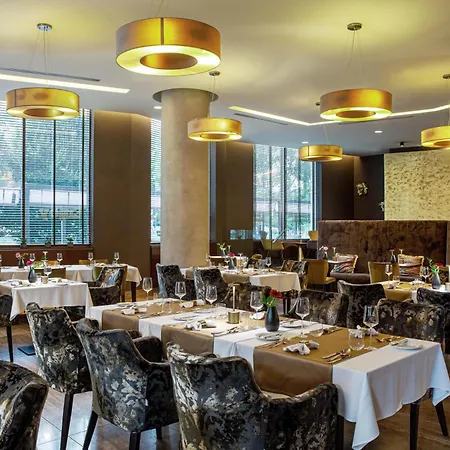 Отель Doubletree By Hilton 4*